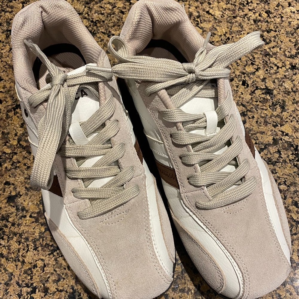 Perry Ellis men’s sneakers